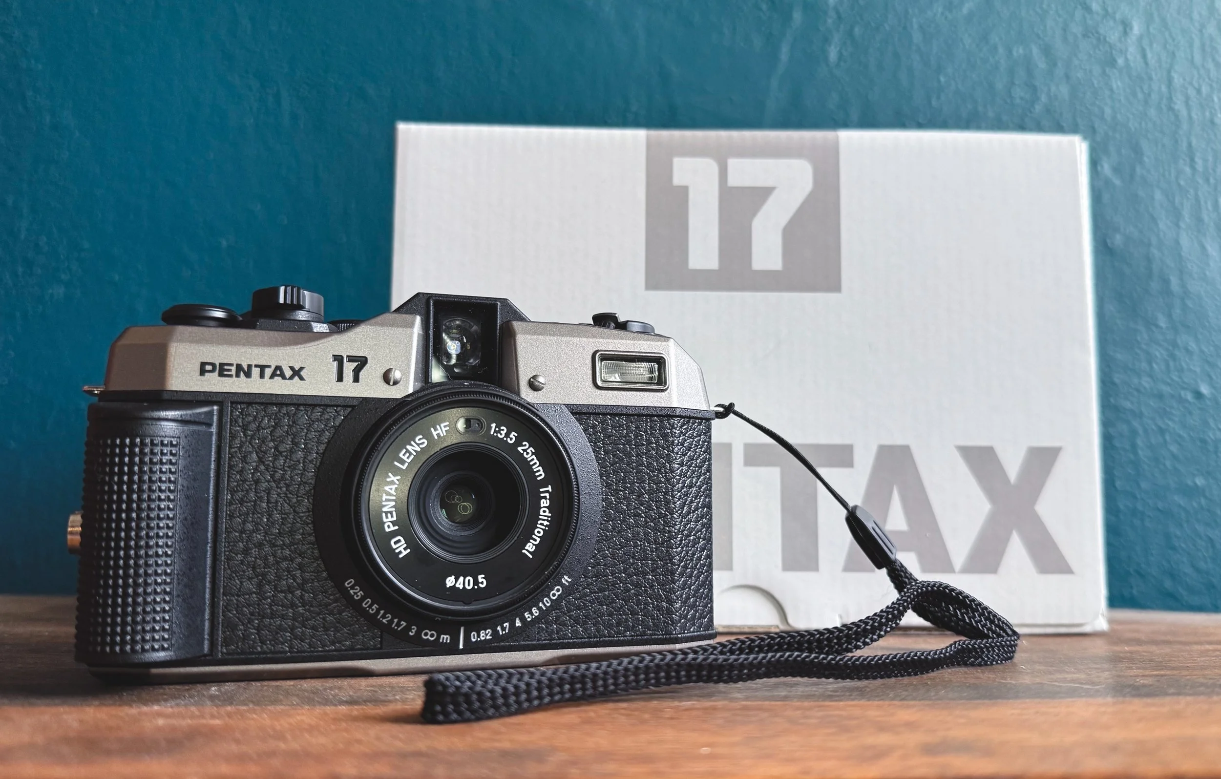 Contax Carl Zeiss 140mm f/2.8 Sonnar T* Lens Review & Sample
